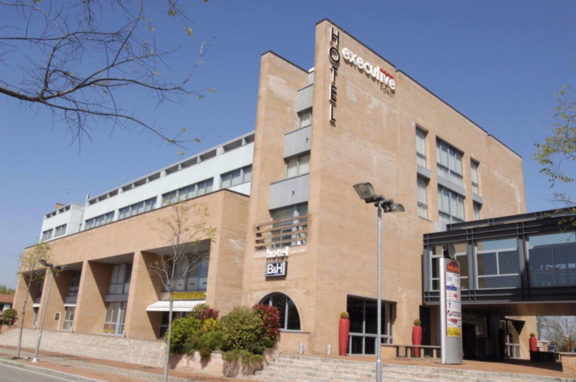 Executive Hotel Forlì Exterior foto